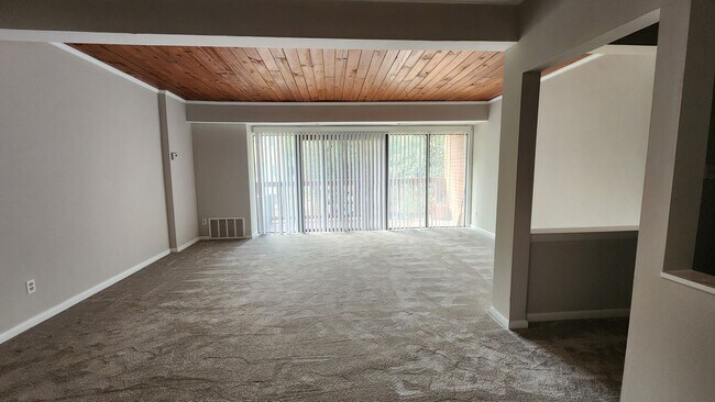 Foto del edificio - Completely Remodeled 2/2 Condo