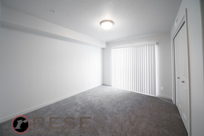 Foto del edificio - Beautiful Modern Orem Condo w free interne...