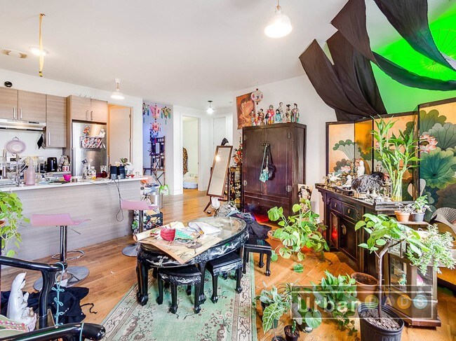 Building Photo - 1945 Broadway