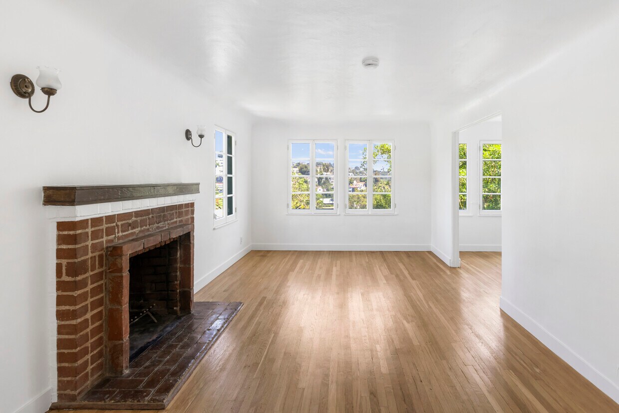 Foto principal - 2552 Dearborn Dr