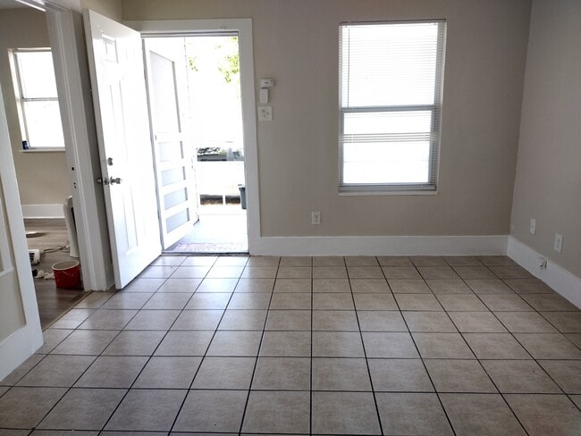Foto del edificio - 2412 44th St
