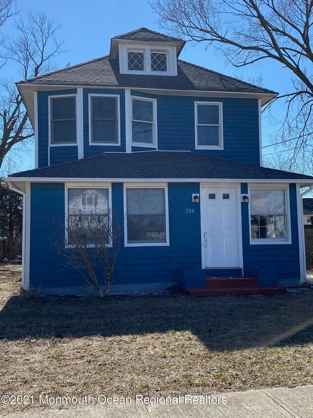 Primary Photo - 204 Cedar St
