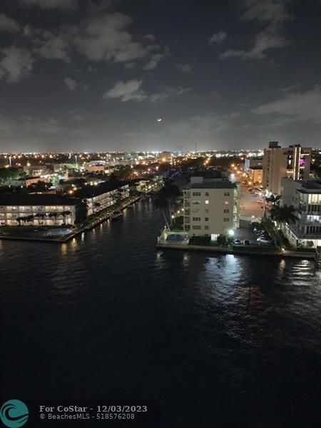 Building Photo - 3015 N Ocean Blvd