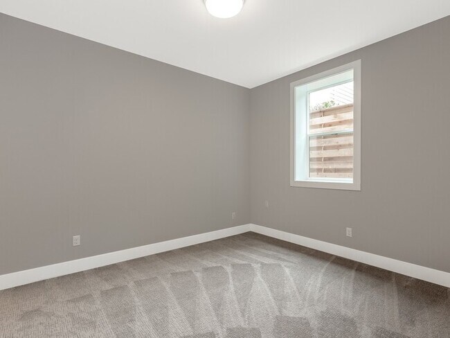 Building Photo - Modern 1 bed, 1 bath ADU unit in desirable...