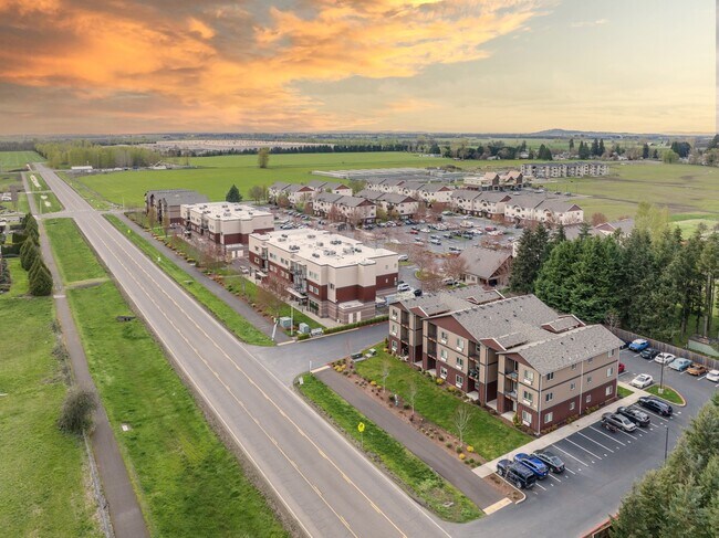 Alrededores de un pueblo pequeño - Cascade Ridge