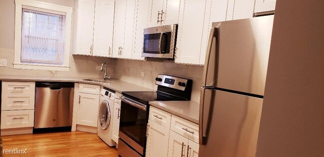 Building Photo - 4524 N Malden St