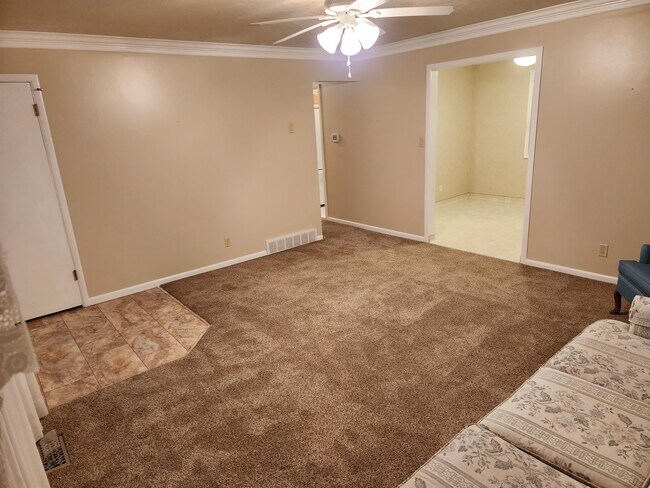 Building Photo - 5065 S 300 W