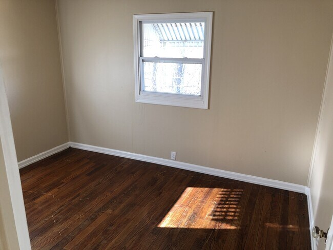 Foto del edificio - 2 Bedroom House W/ Garage!