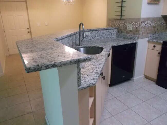 Foto del edificio - 3604 NW Adriatic Ln