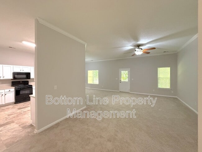 Building Photo - 1020 Stinson Glen Ln