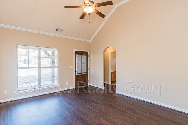Building Photo - 523 Village Springs Ln
