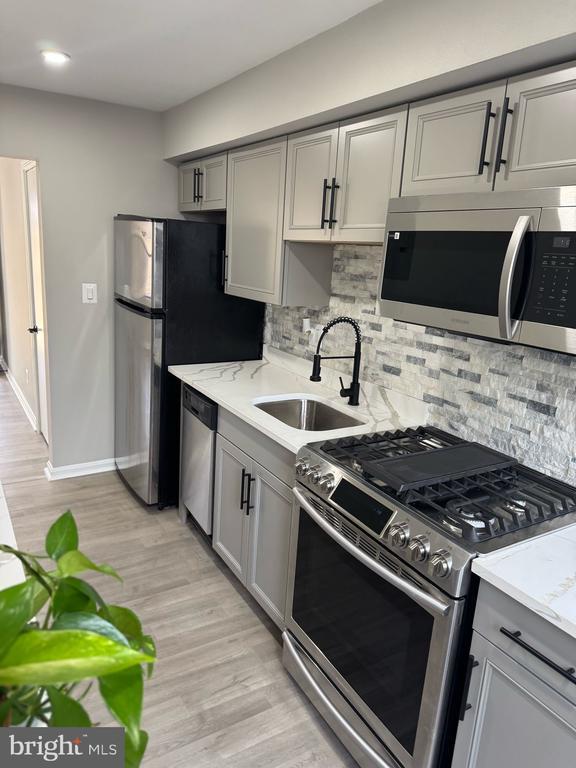 Foto del edificio - 4970-4972-4972 Just St NE
