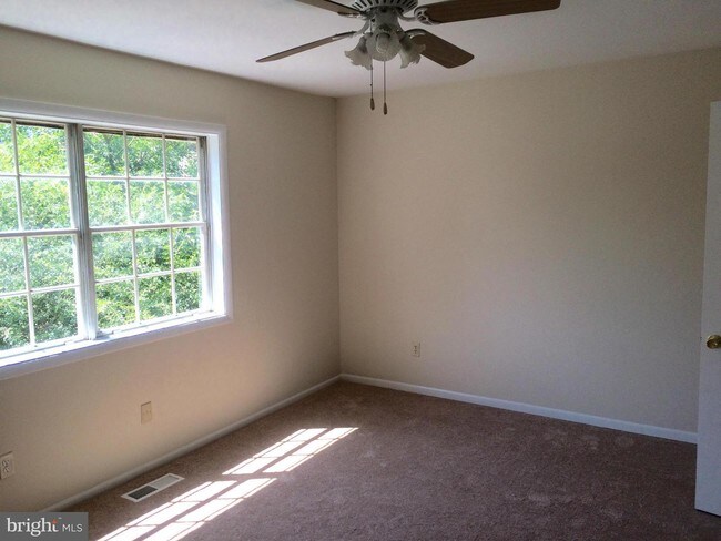 Building Photo - 8827 Pennsbury Pl
