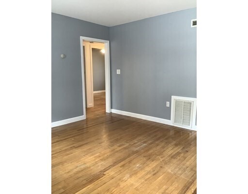 Building Photo - 133 Willard Ct