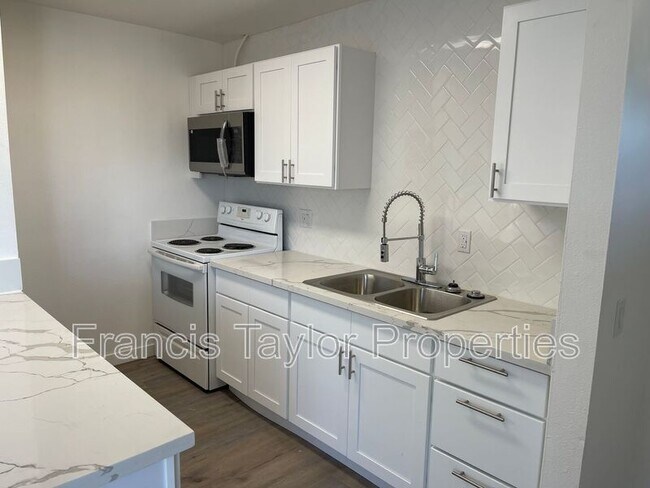 Foto del edificio - 424 Plymouth Dr