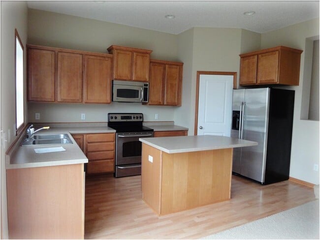 Building Photo - 16601 50th Ct N