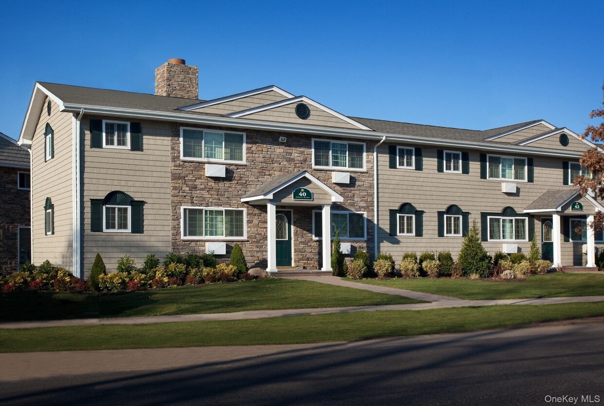 Foto del edificio - 219 Lakeland Ave