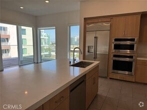 Building Photo - 2612 Rivington