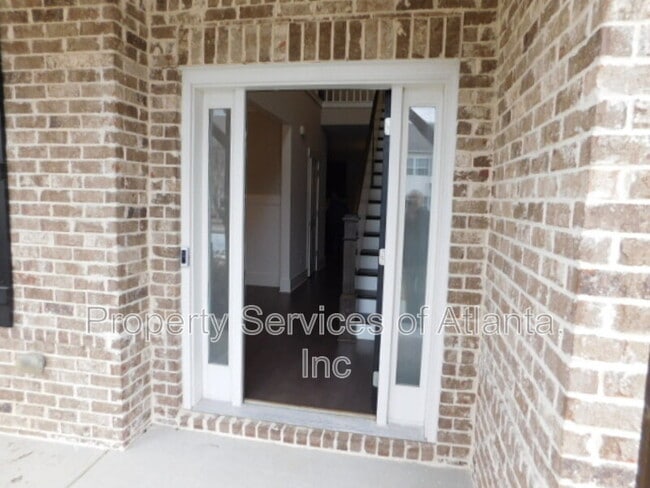 Building Photo - 4652 Sweetwater Ave