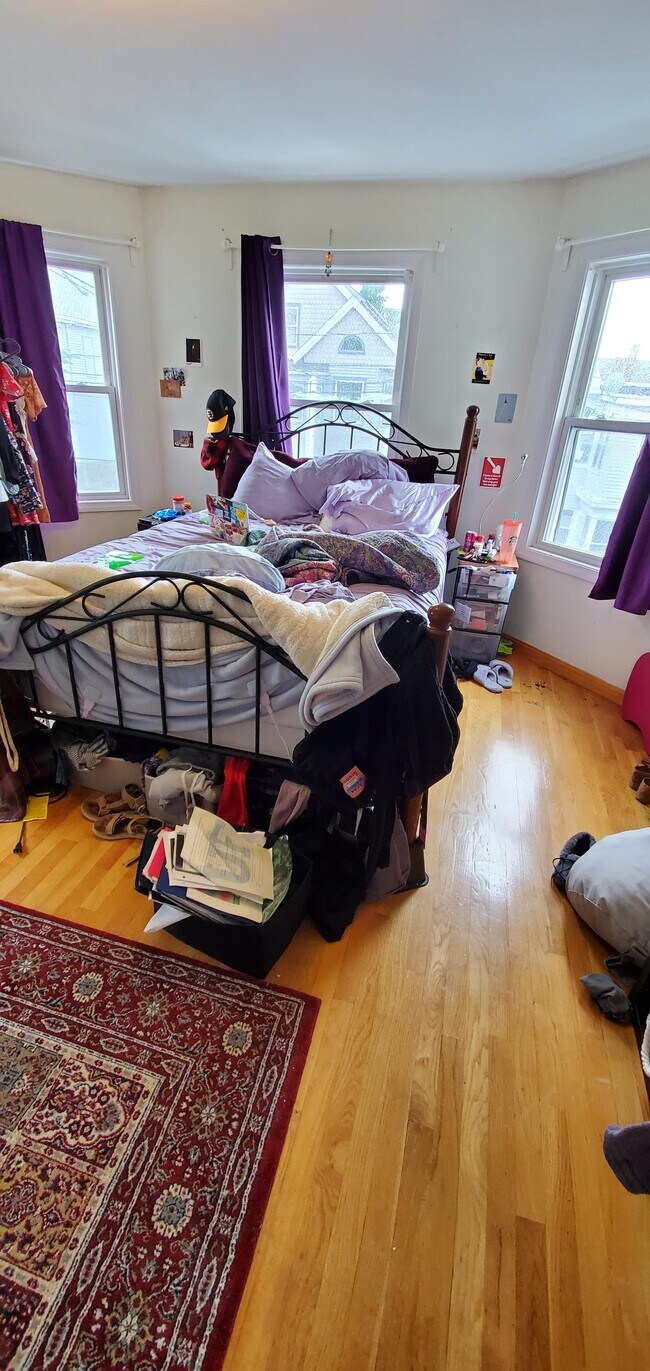 Building Photo - 16 Underwood Park