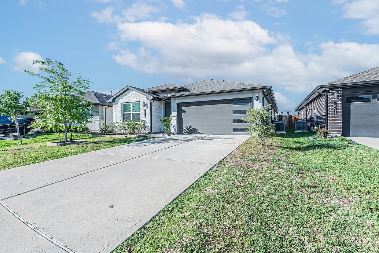 Building Photo - 18622 Georgina Lily Ln