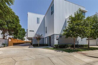 Building Photo - 3816 San Jacinto St