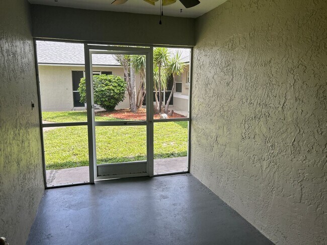 Building Photo - Spacious 2/2  off Del Prado Blvd