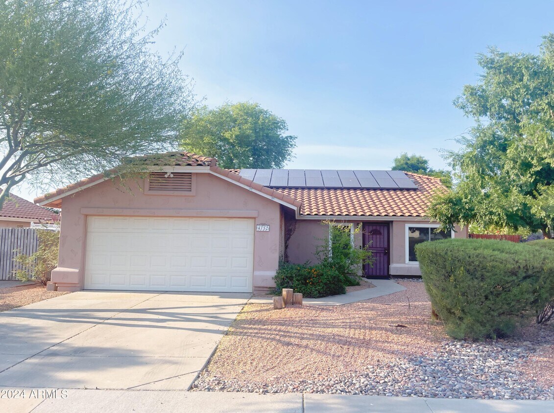 Primary Photo - 4752 E Encanto St