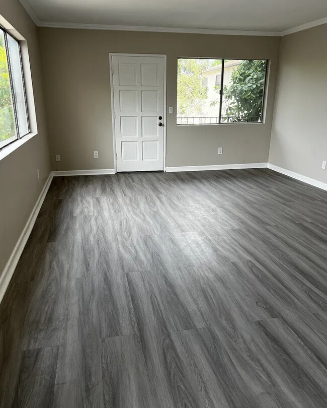 Building Photo - 2607 Voorhees Ave