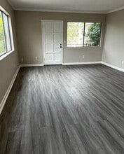 Building Photo - 2607 Voorhees Ave
