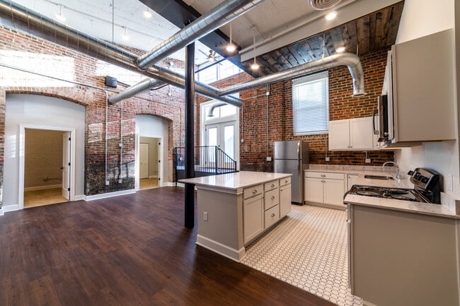 Photo - Buckingham & Balmoral Apartments