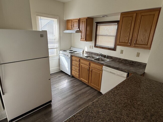 Foto del edificio - 4 bed 2 bath House