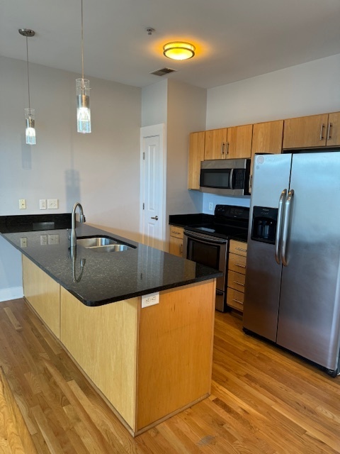 Foto del edificio - Gorgeous 1BR condo in Germantown next to S...