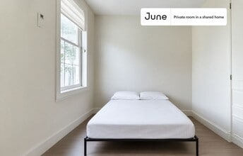 Building Photo - Room in Shared 2 bed/1 bath home in Greenpoint