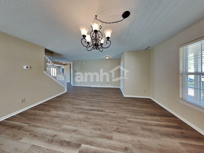 Foto del edificio - 10351 Lee Stewart Ln