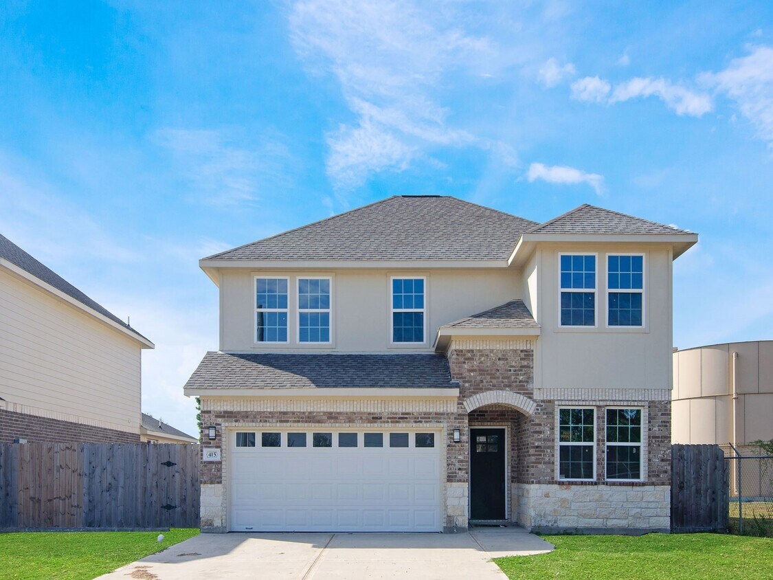 Foto principal - 415 County Rd 5102J