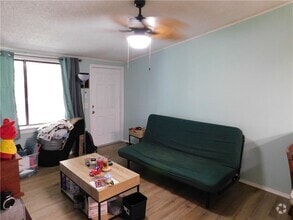 Building Photo - 456 7th Pl