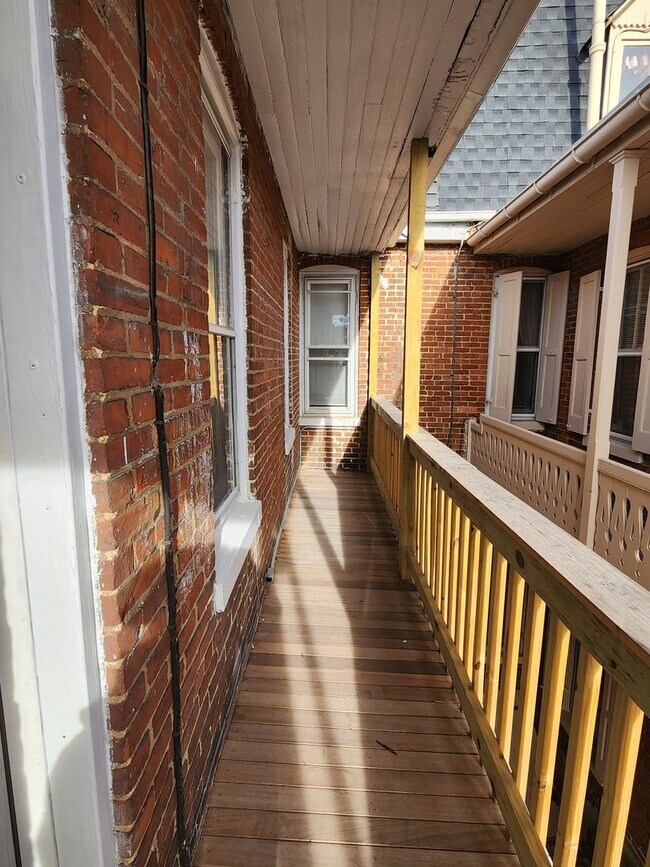 Foto del edificio - 330 W Philadelphia St