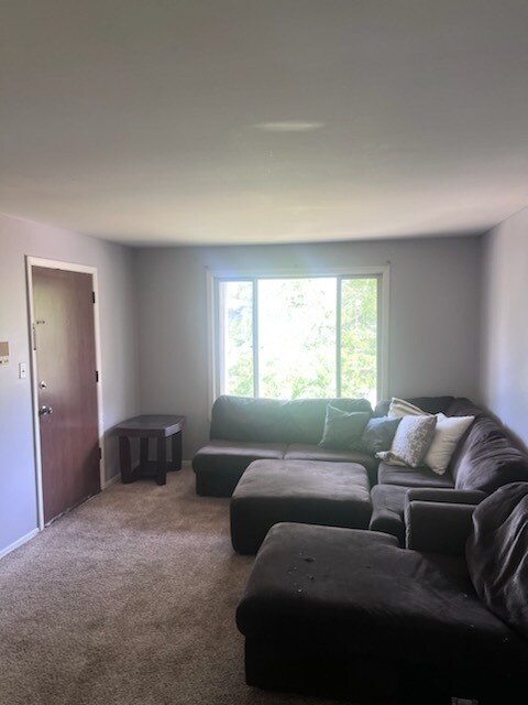 Foto del edificio - 642 Melrose Ln