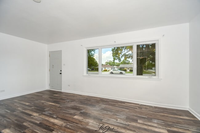 Foto del edificio - 17103 Burnham Ave