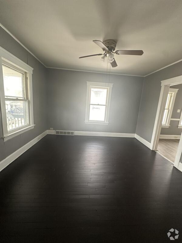 Bradley Cobbs Madison Park Apartments for Rent with Utilities Included