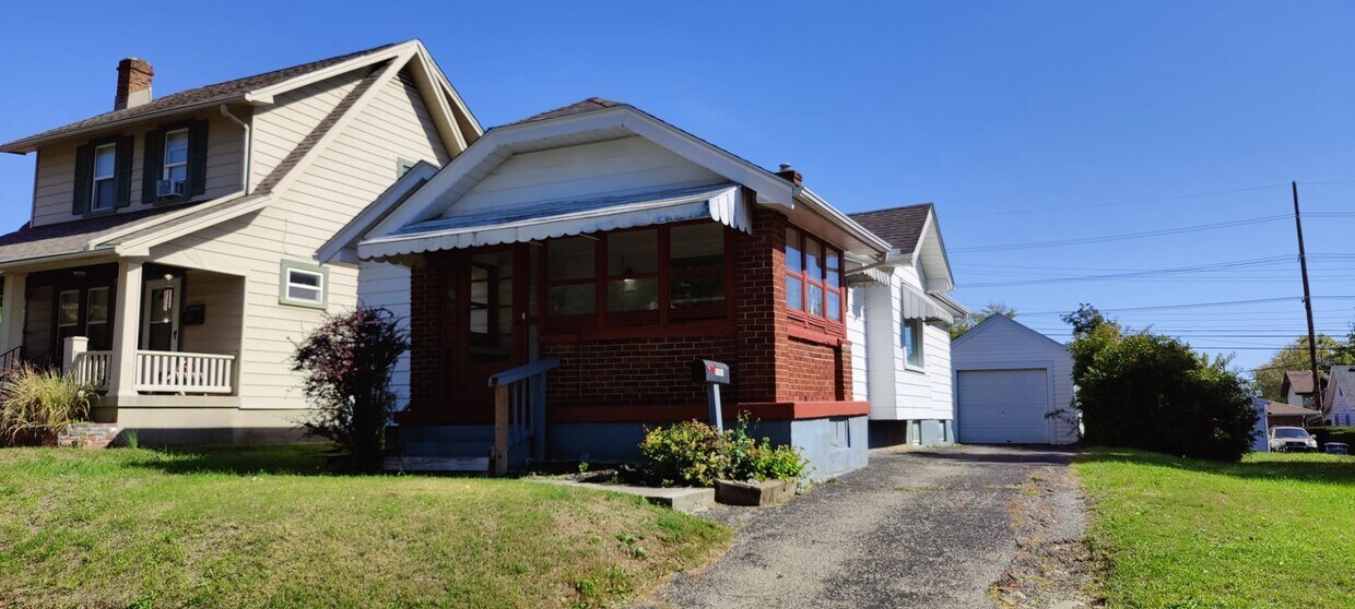 Primary Photo - 2404 Mundale Ave
