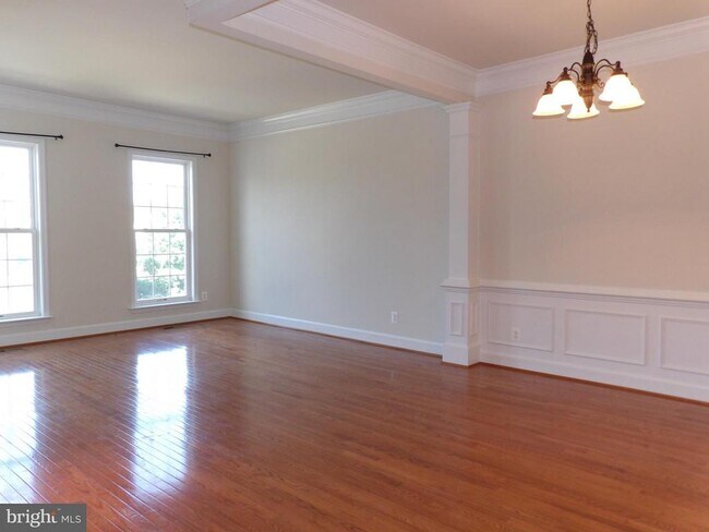 Building Photo - 221 Great Laurel Square SE