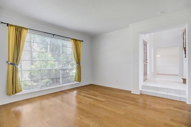 Building Photo - 9034 Memorial Creek Dr