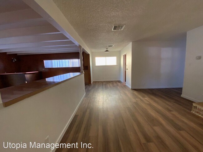 Building Photo - 3 br, 2 bath House - 18212 Vanowen Street