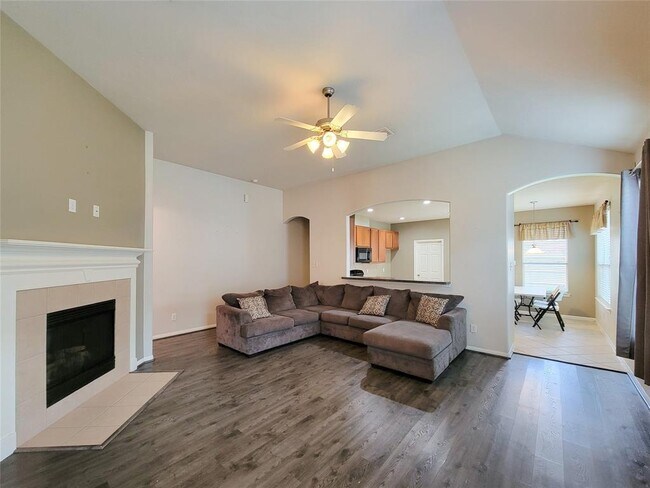 Building Photo - 25223 Hazel Ranch Dr