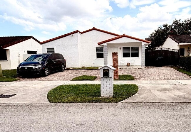 Building Photo - 13336 NW 5th Terrace