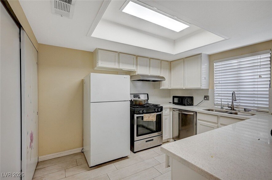 Foto principal - 5923 Laredo St