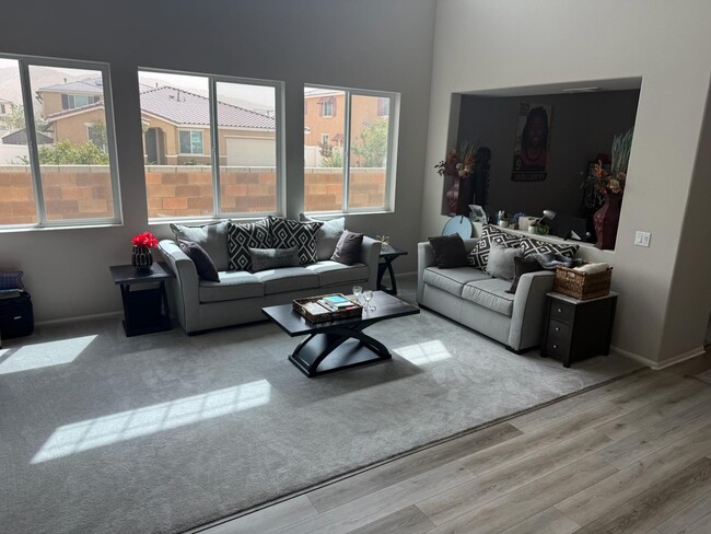 Foto del edificio - 39118 Forsythia Ln
