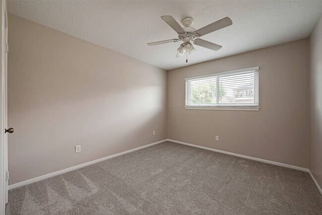Foto del edificio - 131 Cove Cir
